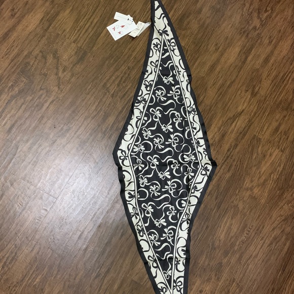 Talbots swirly bows Diamond scarf - Picture 11 of 16